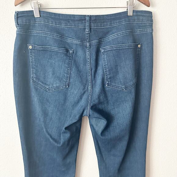 Pilcro the Icon Flare Jean Patch Pockets Women’s Size 32‎ mid-dark wash - Picture 6 of 16